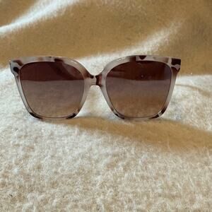 DIFF Square Sunglasses Hailey in Milky Tortie